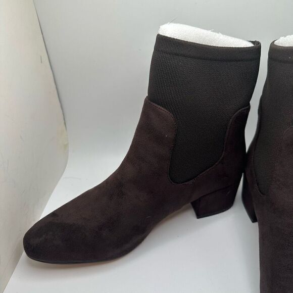 CUSHIONAIRE Women's Romi block heel stretch boot with Memory Foam Padding 8 BROW - Picture 7 of 7